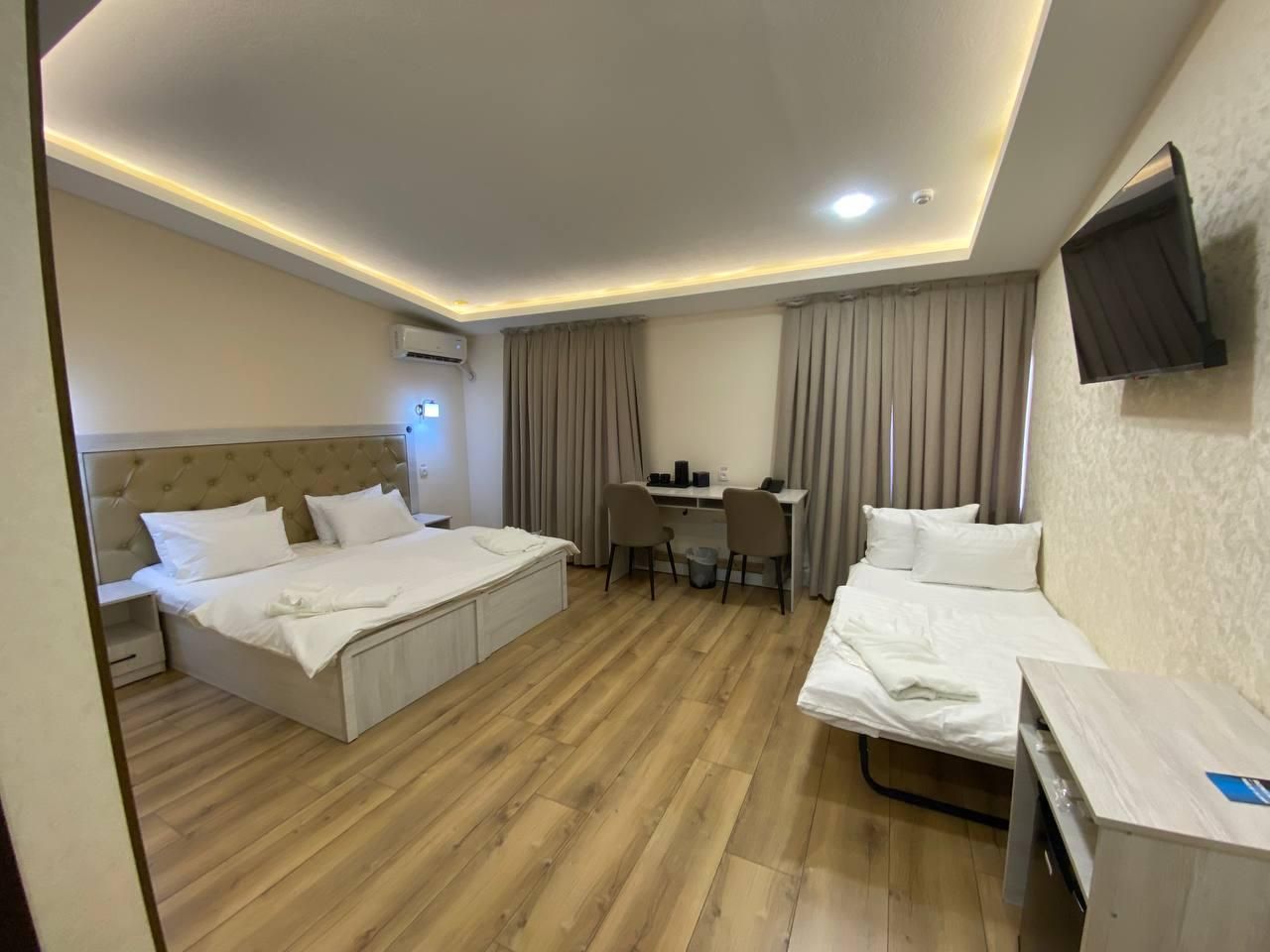 AKS Hotel Family Triple Ease