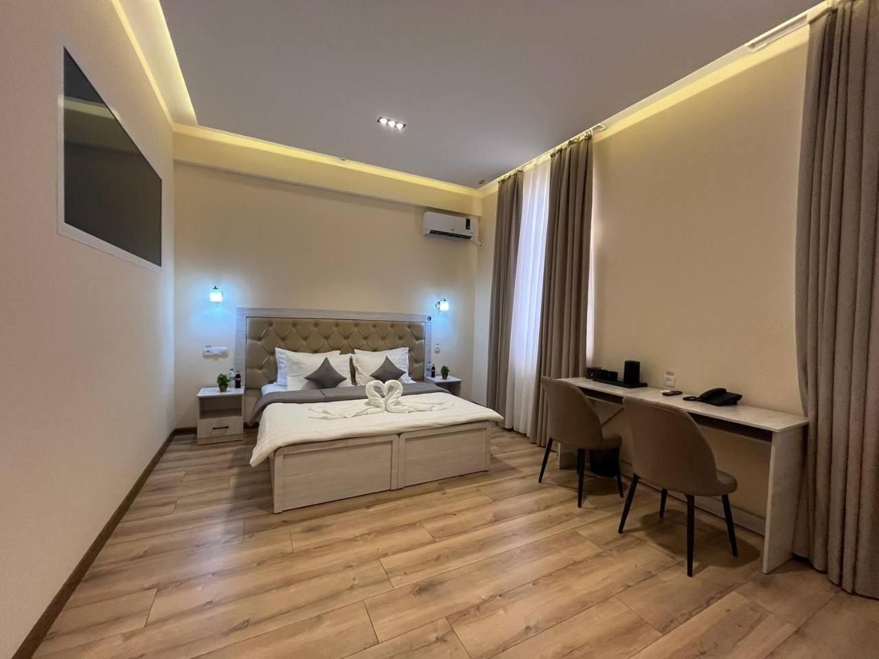 AKS Hotel Luxe Double Room