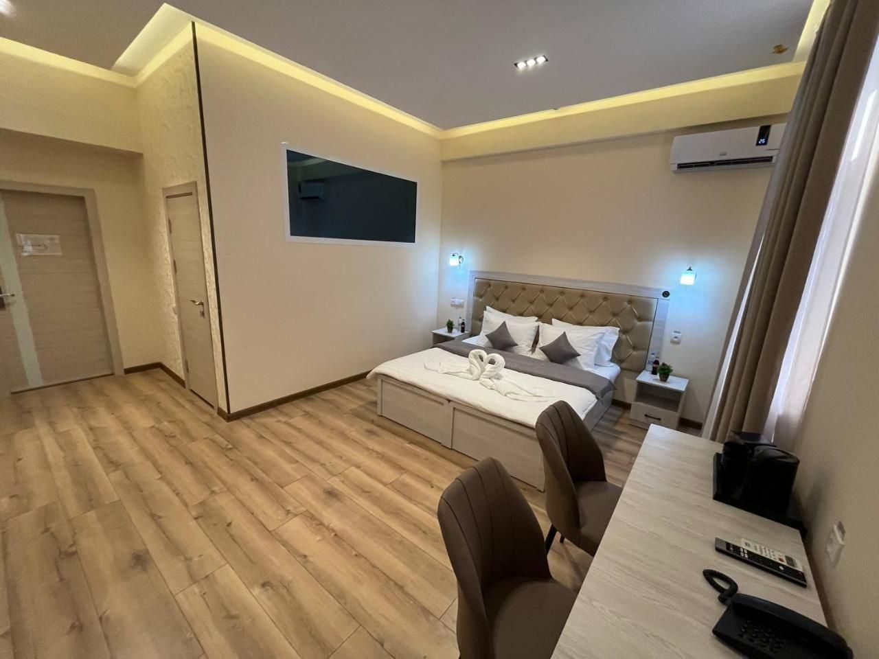 AKS Hotel Luxe Double Room 3