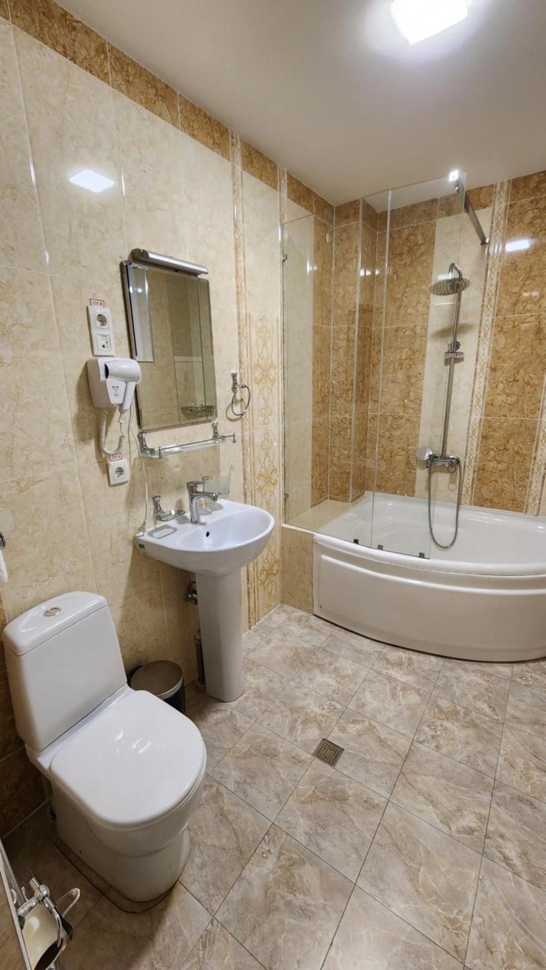 AKS Hotel Standard Family Private Bathroom 3