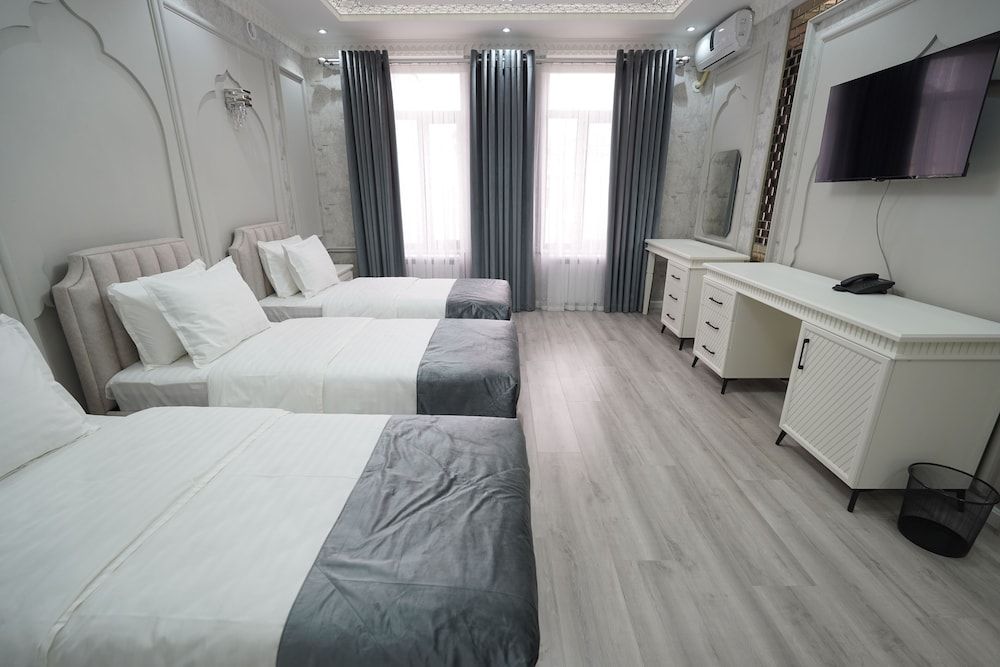 Hotel Dali Samarkand Deluxe Triple Room 5