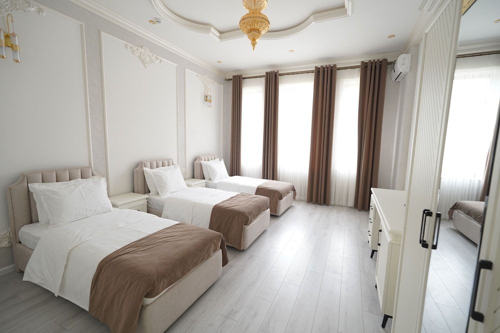 Hotel Dali Samarkand Deluxe Triple Room