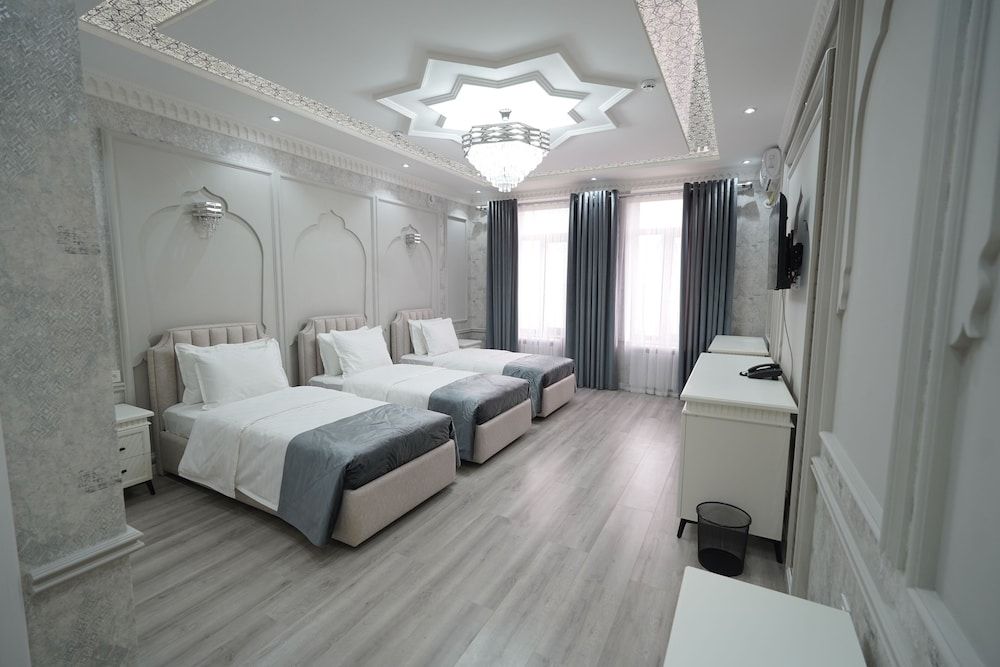 Hotel Dali Samarkand Deluxe Triple Room 2