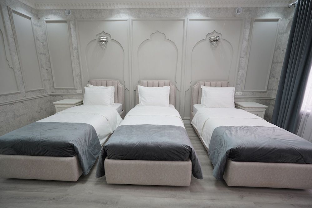 Hotel Dali Samarkand Deluxe Triple Room 4
