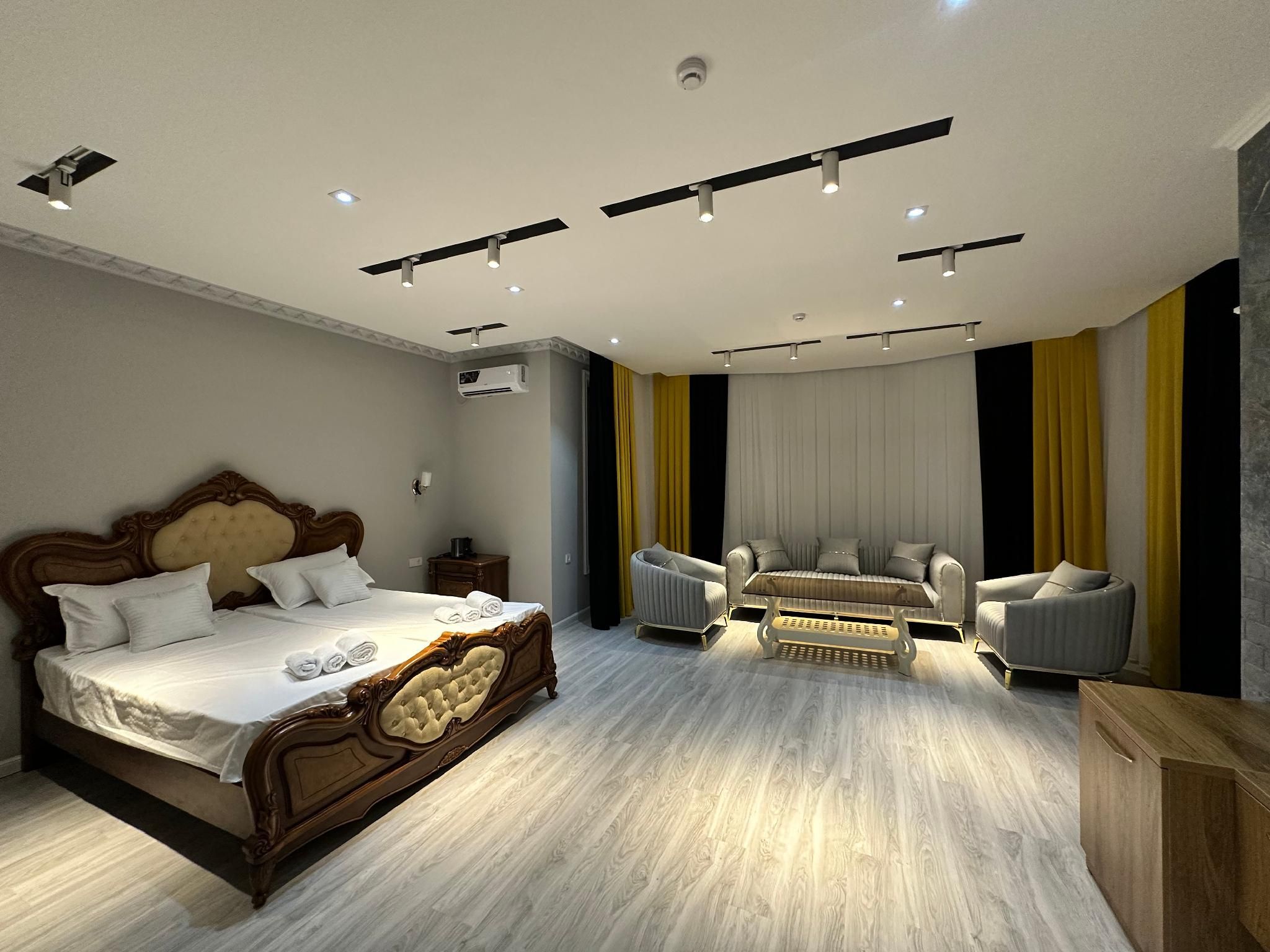 Junior Suite with King Bed