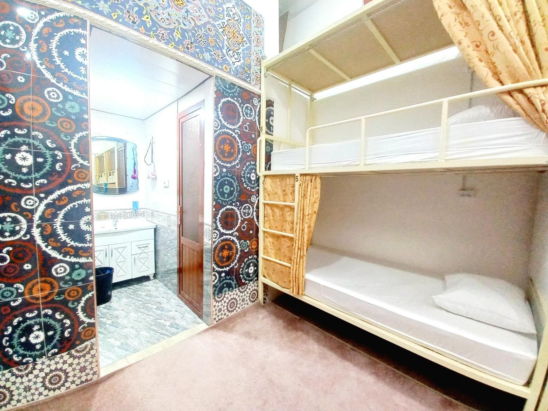 Bunk Bed in Mixed Dormitory Room