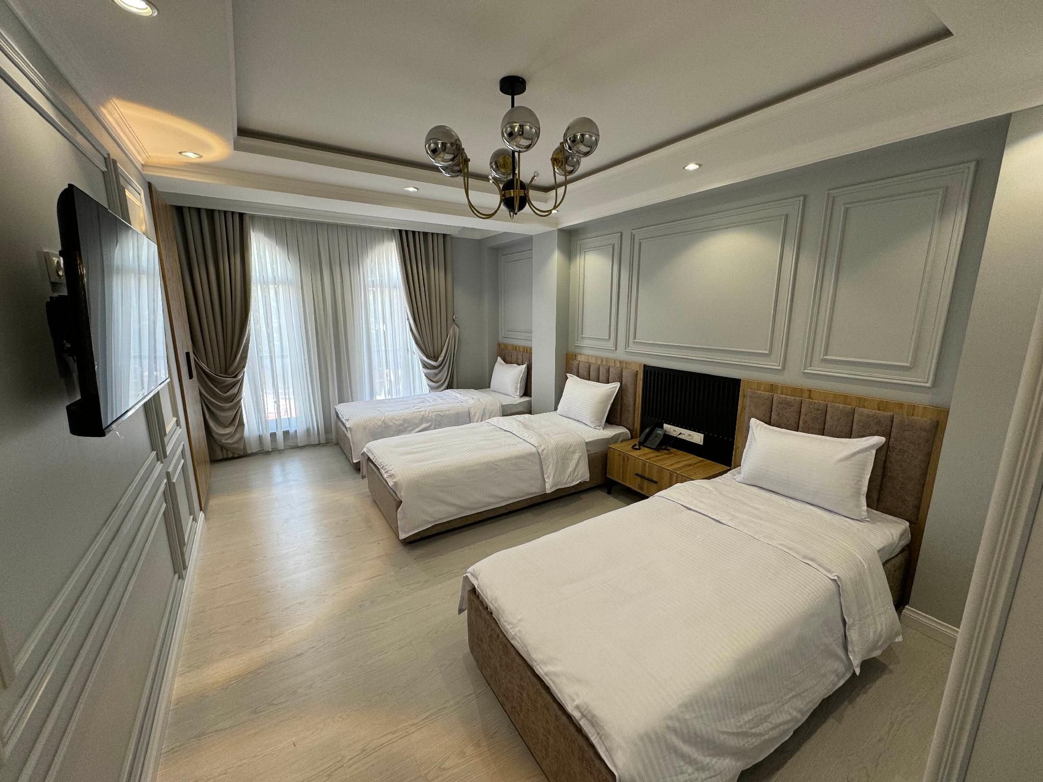 Astoria Boutique Deluxe Triple