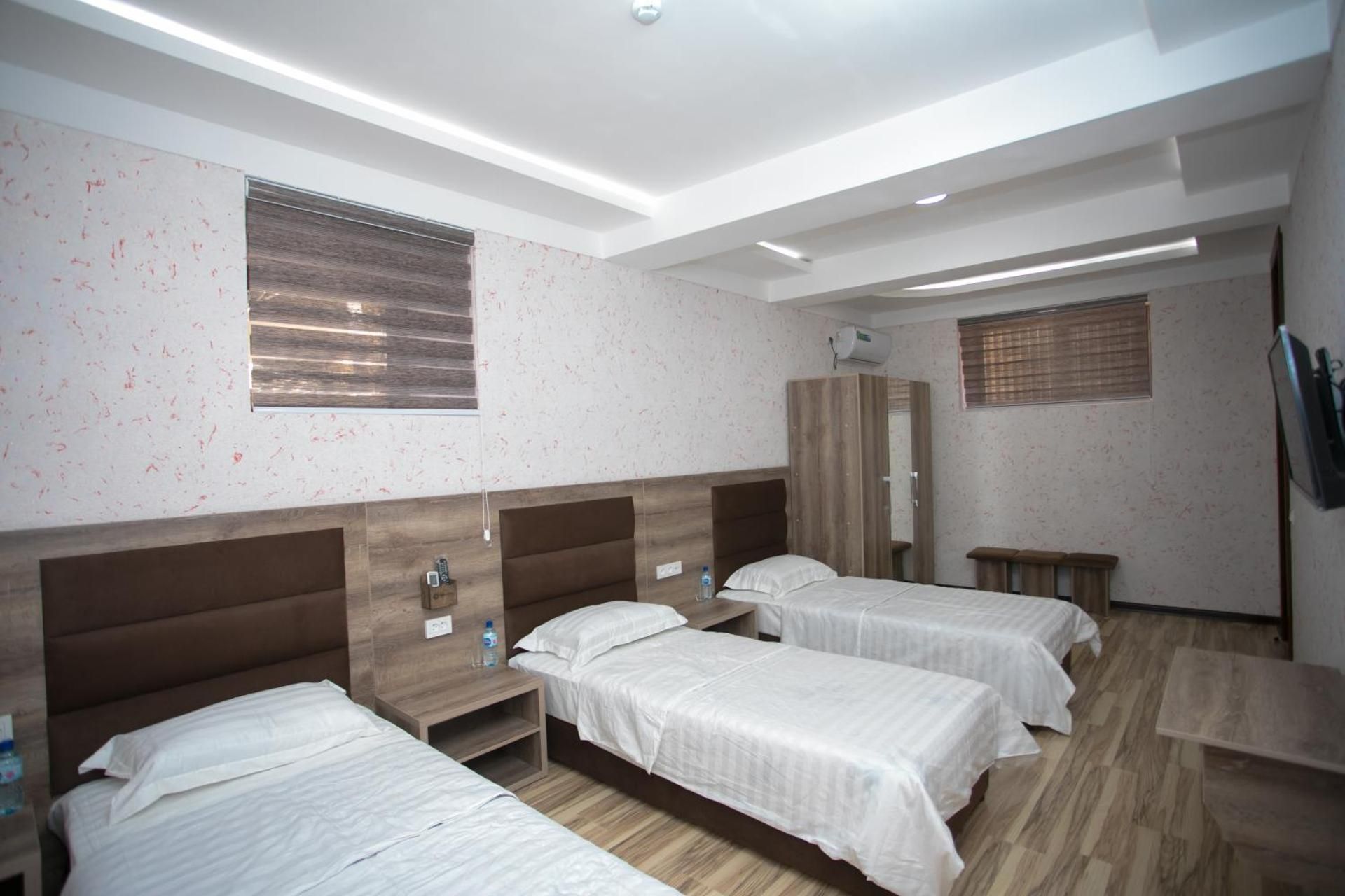 Comfort Triple Room with Shower