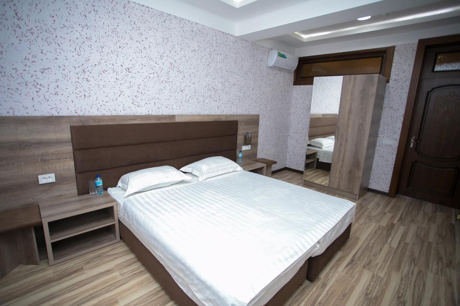 Double or Twin Room with Shower