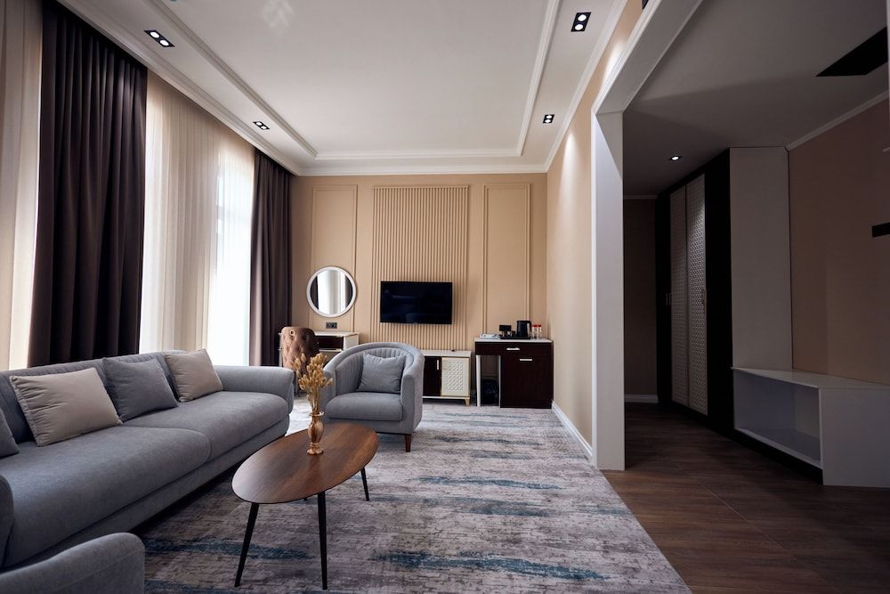 Noble Samarkand Family Suite, Balcony, City View 4