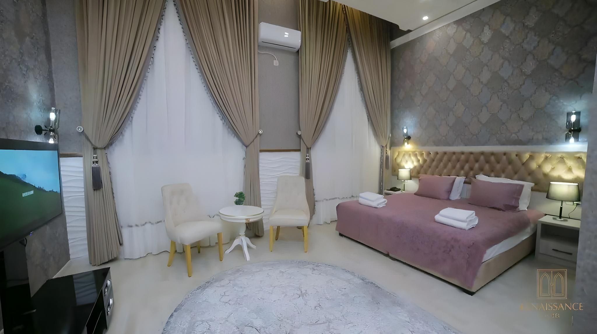 1 King 1 Bedroom Suite
