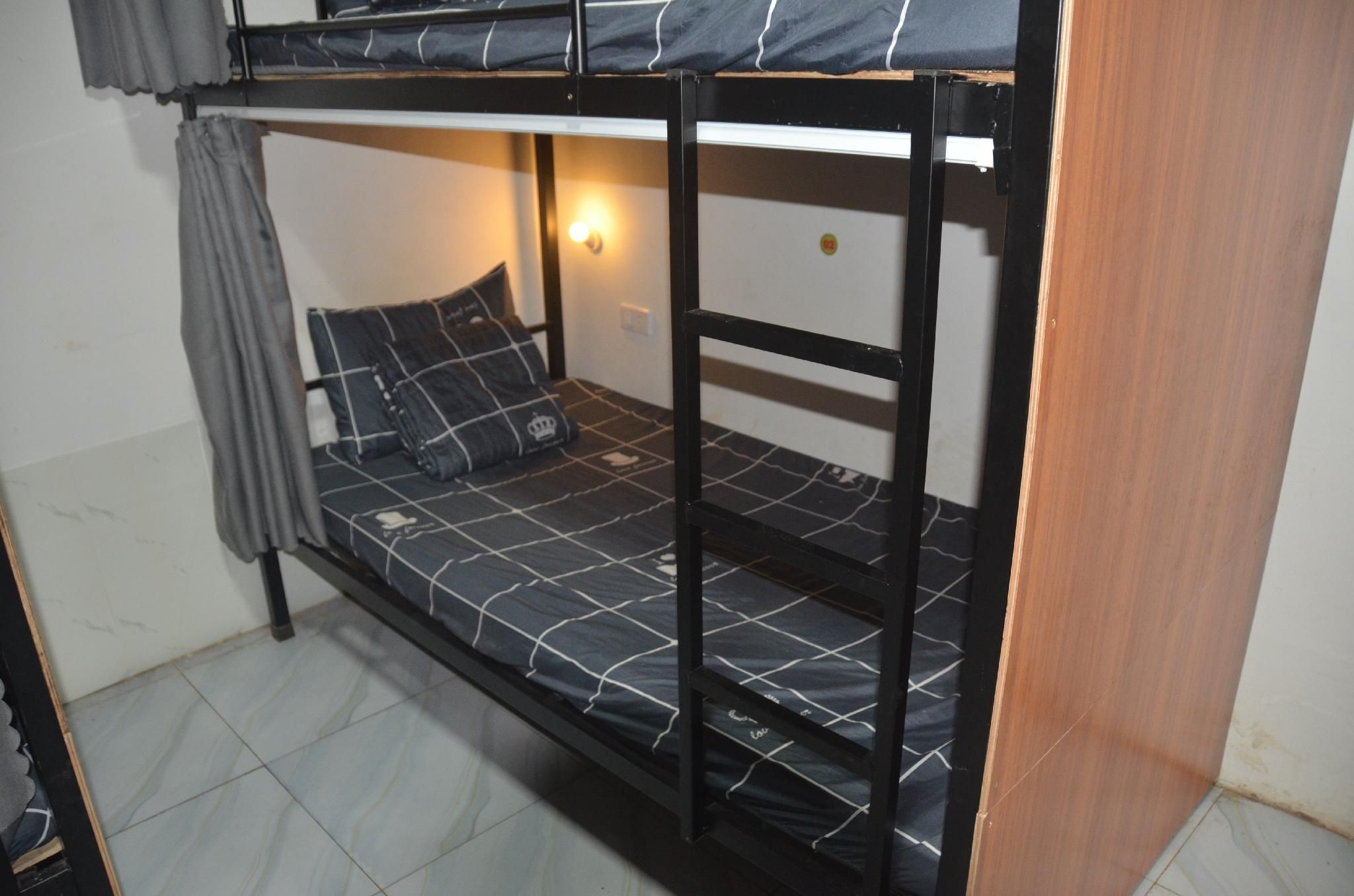 Private - 6 Bed Mixed Dormitory Room