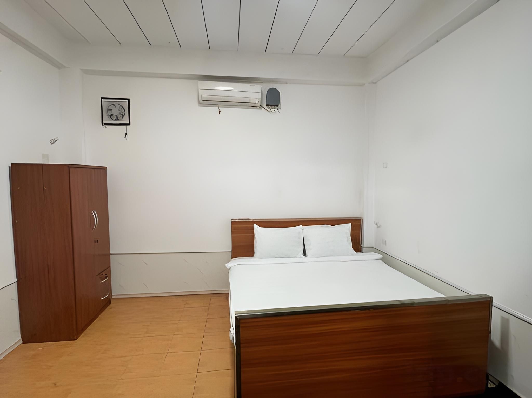 Standard Shared Bathroom