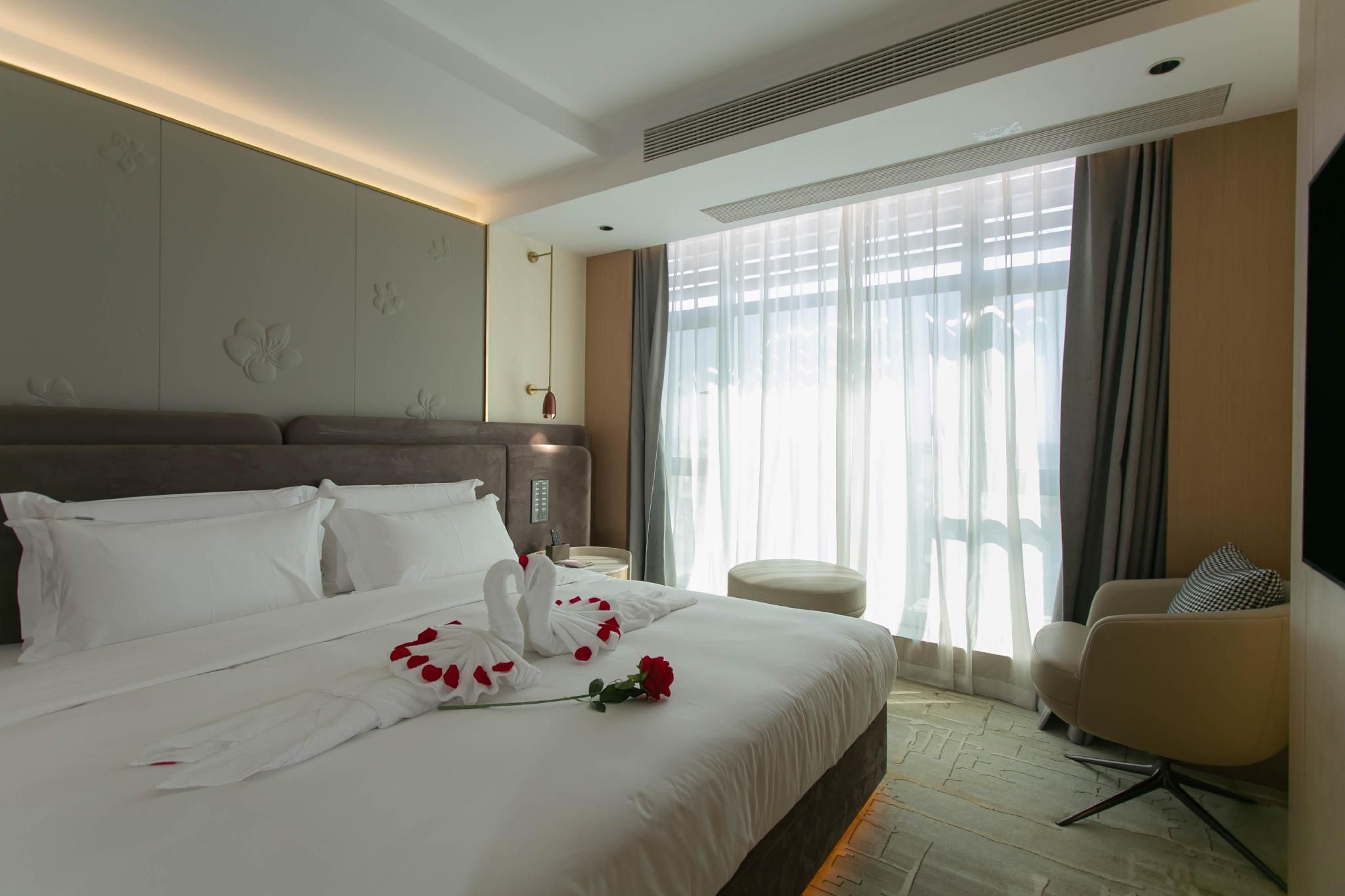 Standard Room, 1 King Bed, Non-Smoking