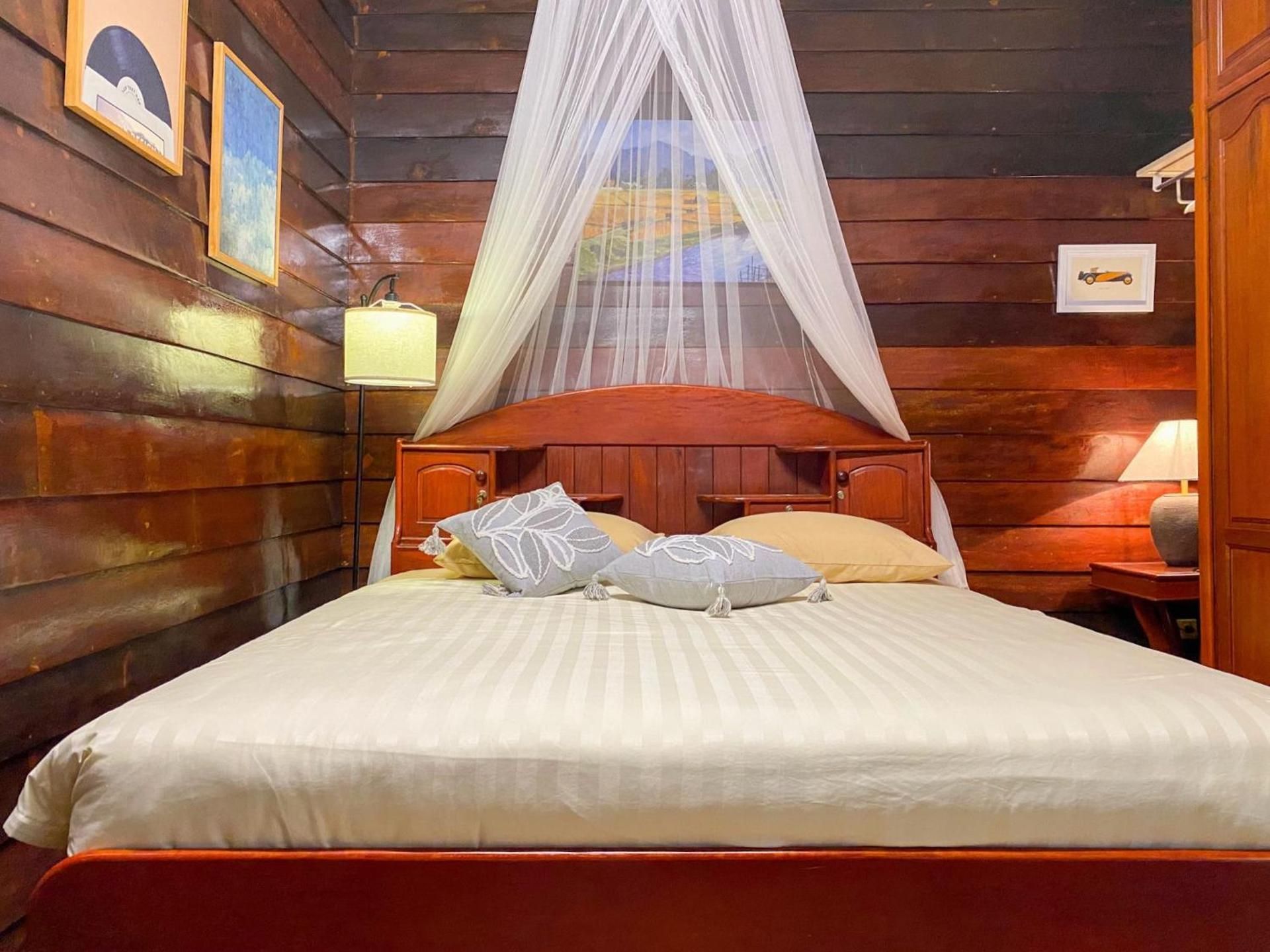 Deluxe King Suite