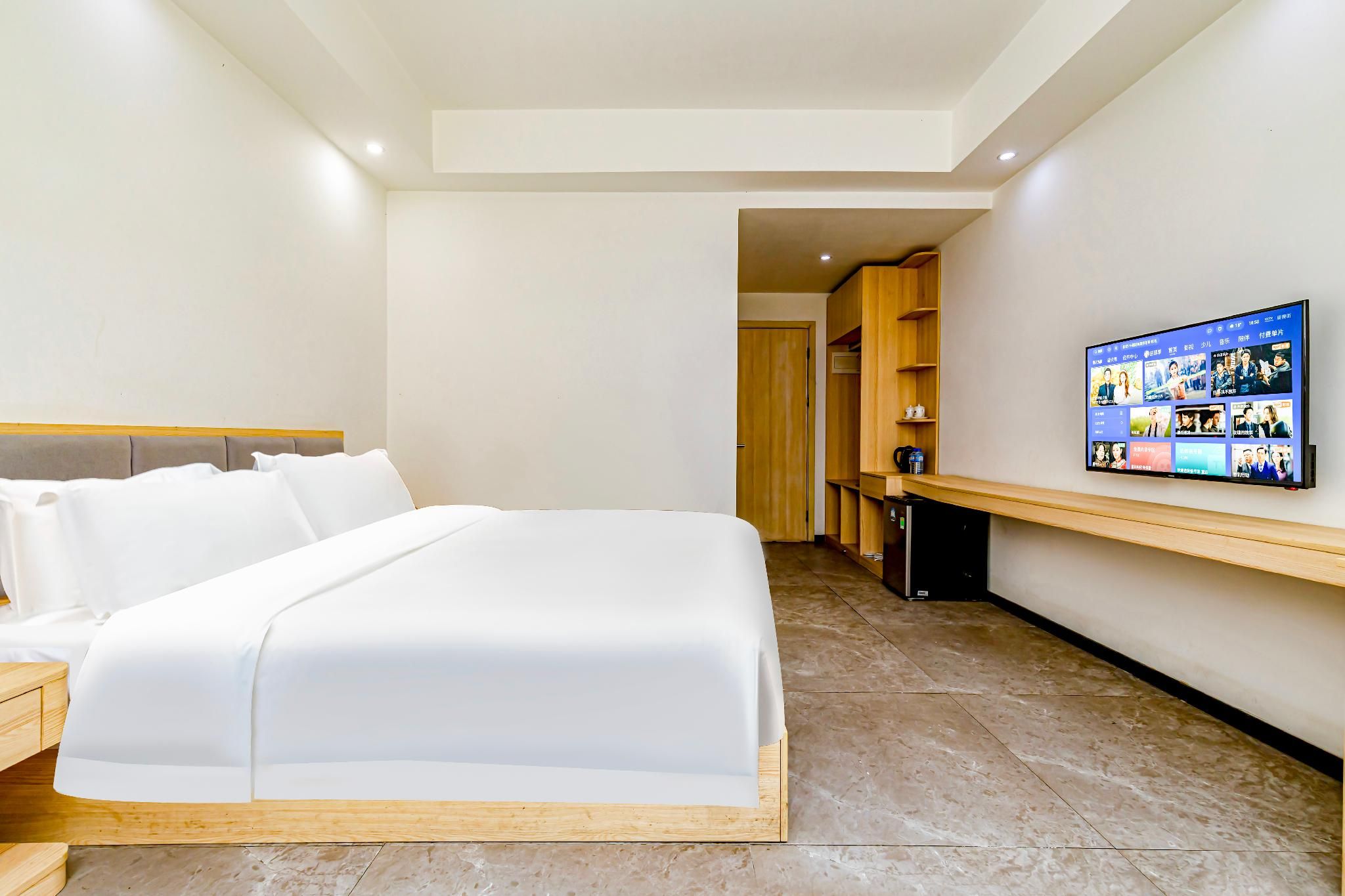 Business King Room