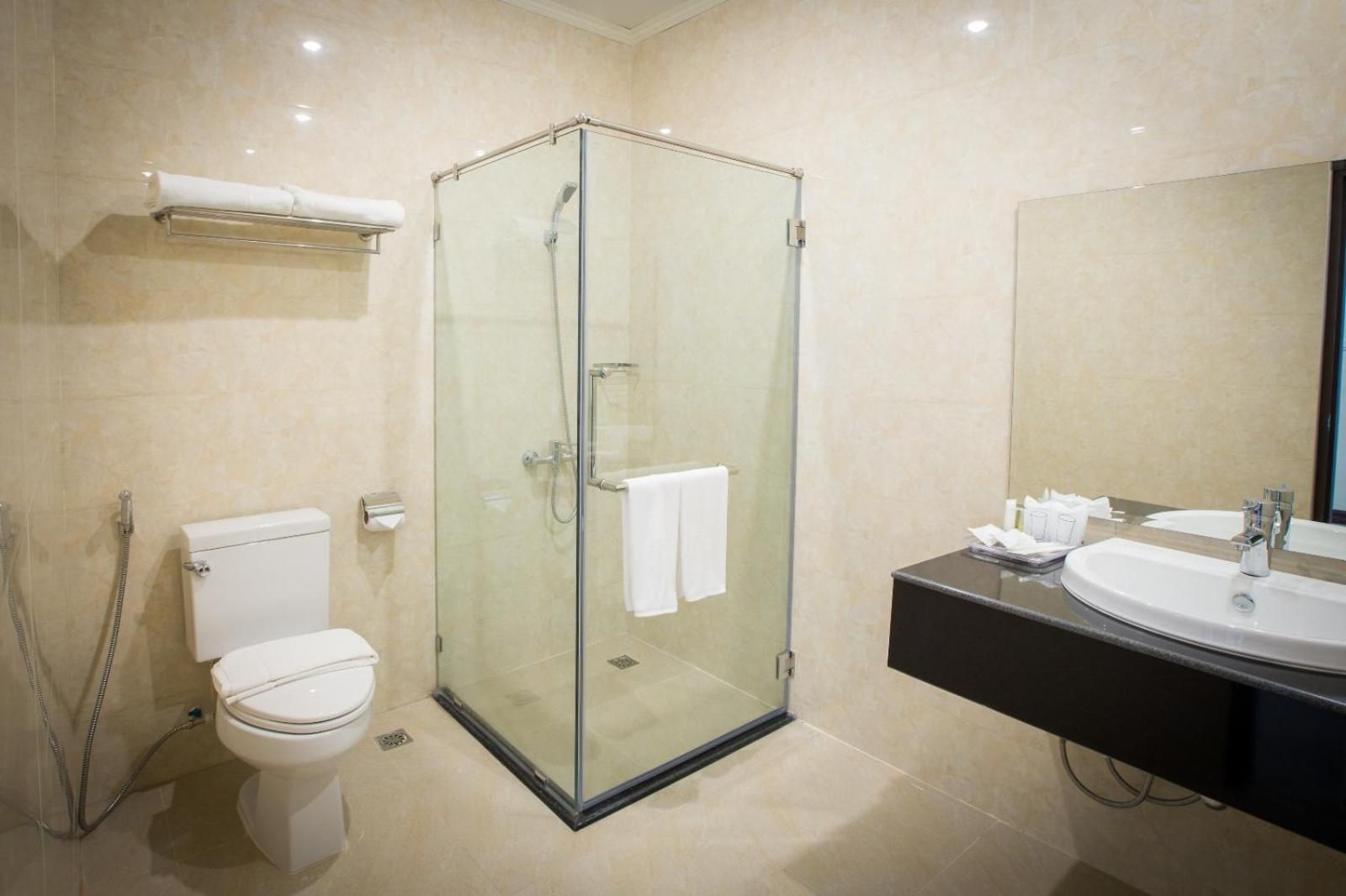 Large Twin Room - Non-Smoking