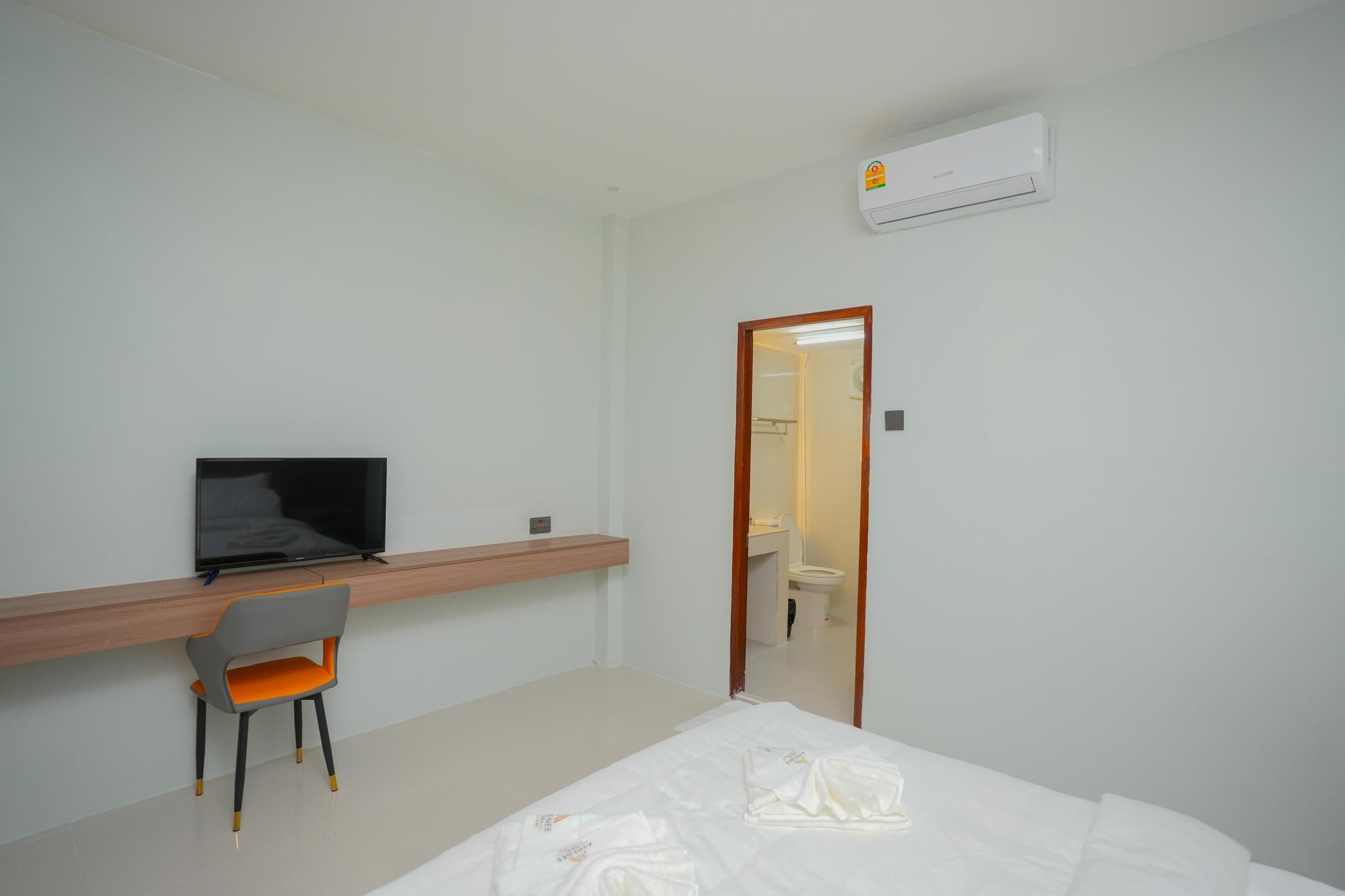 Athenee Hotel Vientiane Standard Double Room (No View) 3