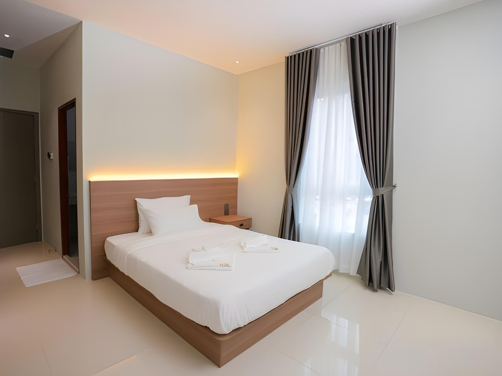 Athenee Hotel Vientiane Deluxe Double Room 2