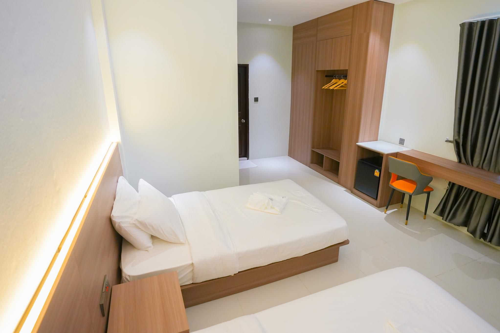 Athenee Hotel Vientiane Deluxe Twin Room 2