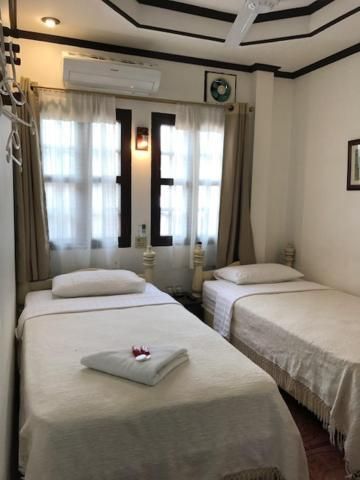 View Khemkhong Guesthouse Standard Twin Bed