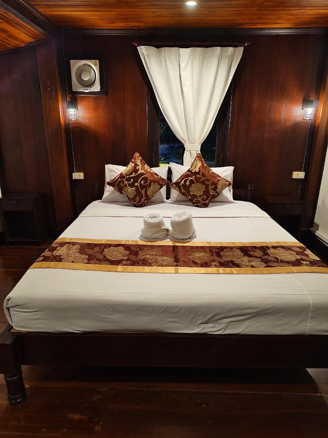 Bouakham Chanthasack Guesthouse Double Room