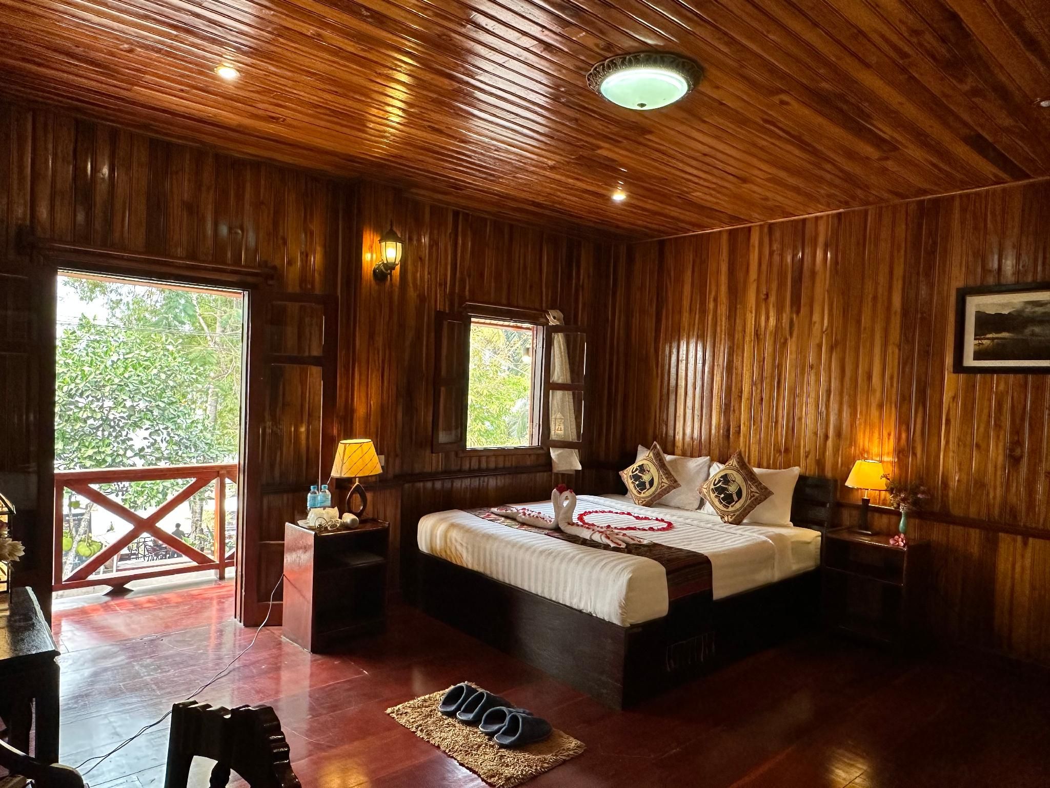 Deluxe Double Room with Balcony and Mountain view