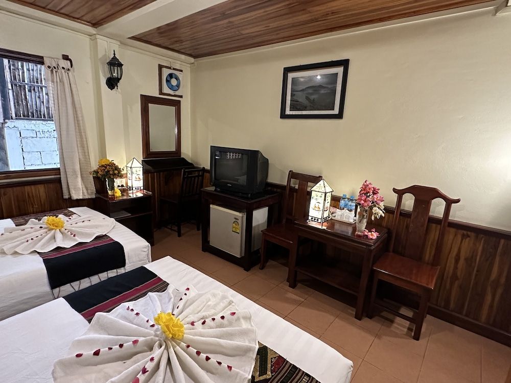 Villa Alounsavath Mekong Riverside Deluxe Twin Room 13