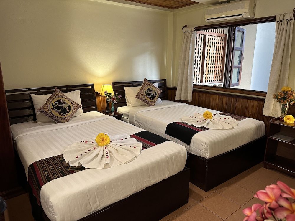 Villa Alounsavath Mekong Riverside Deluxe Twin Room