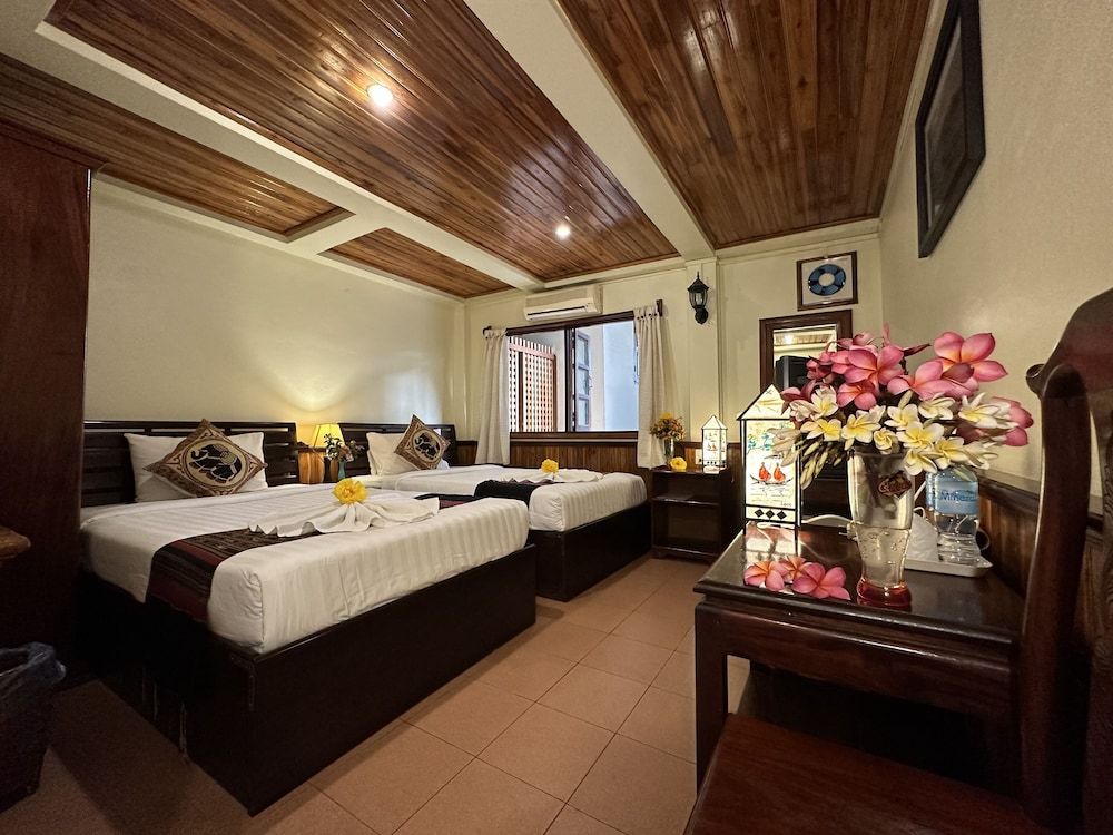 Villa Alounsavath Mekong Riverside Deluxe Twin Room 10