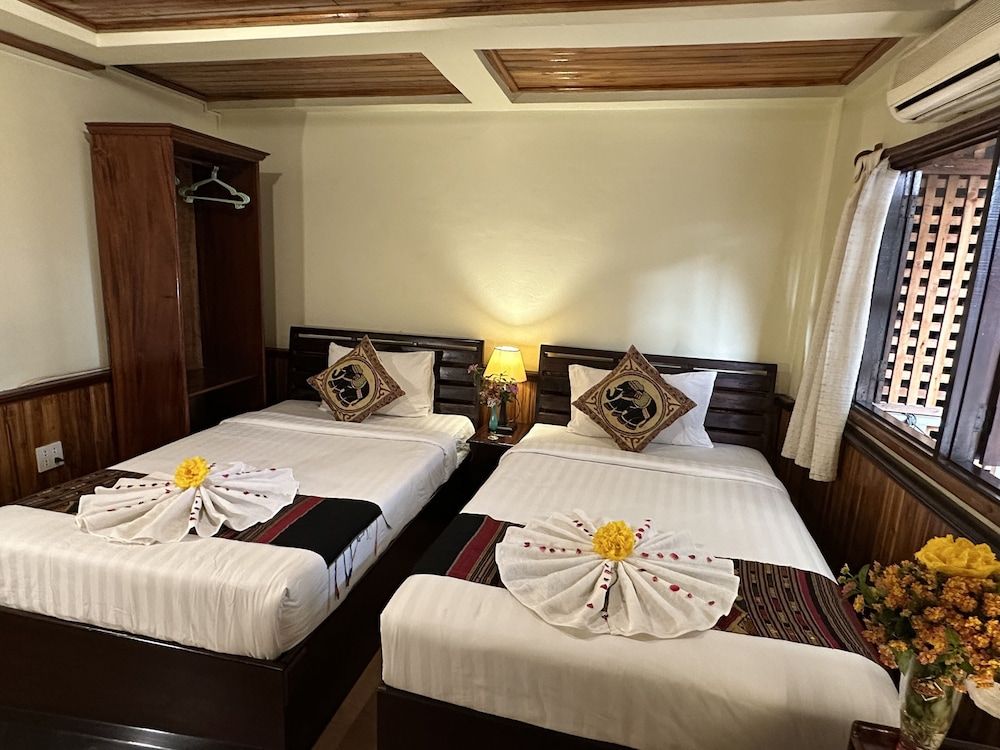 Villa Alounsavath Mekong Riverside Deluxe Twin Room 5