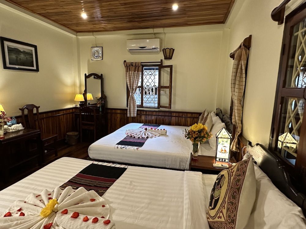 Villa Alounsavath Mekong Riverside Deluxe Twin Room 3