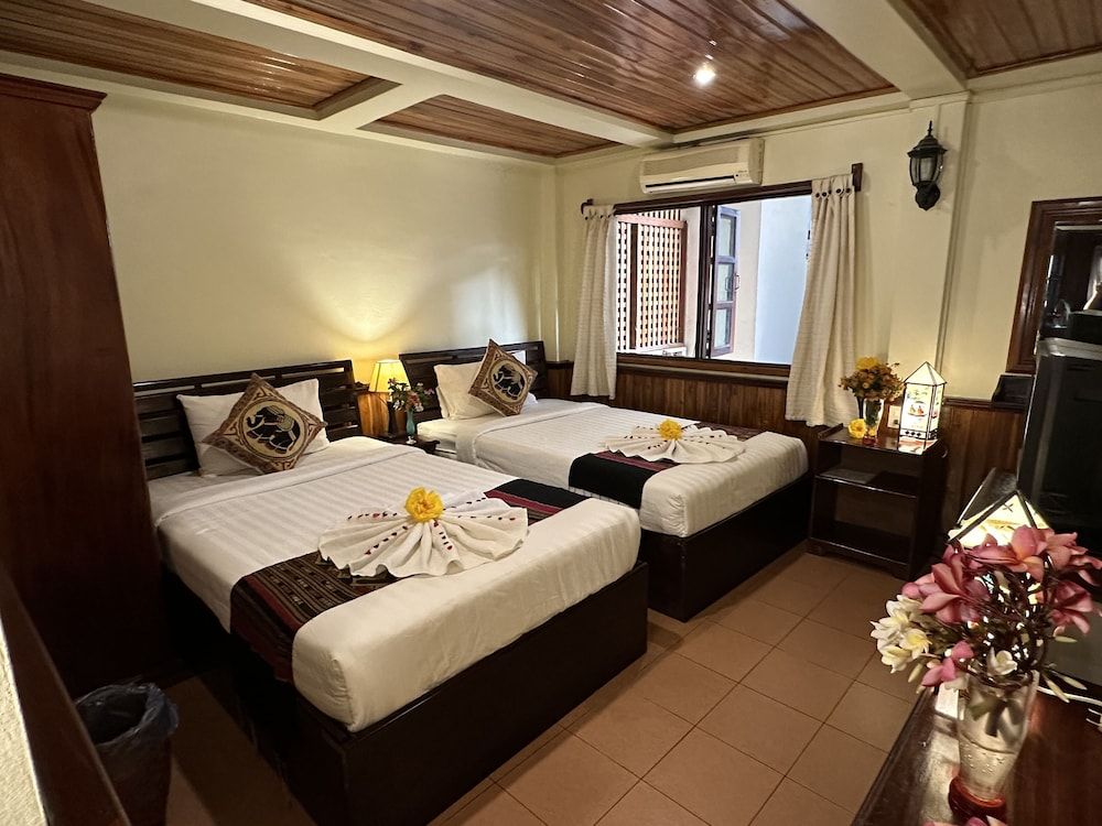 Villa Alounsavath Mekong Riverside Deluxe Twin Room 14