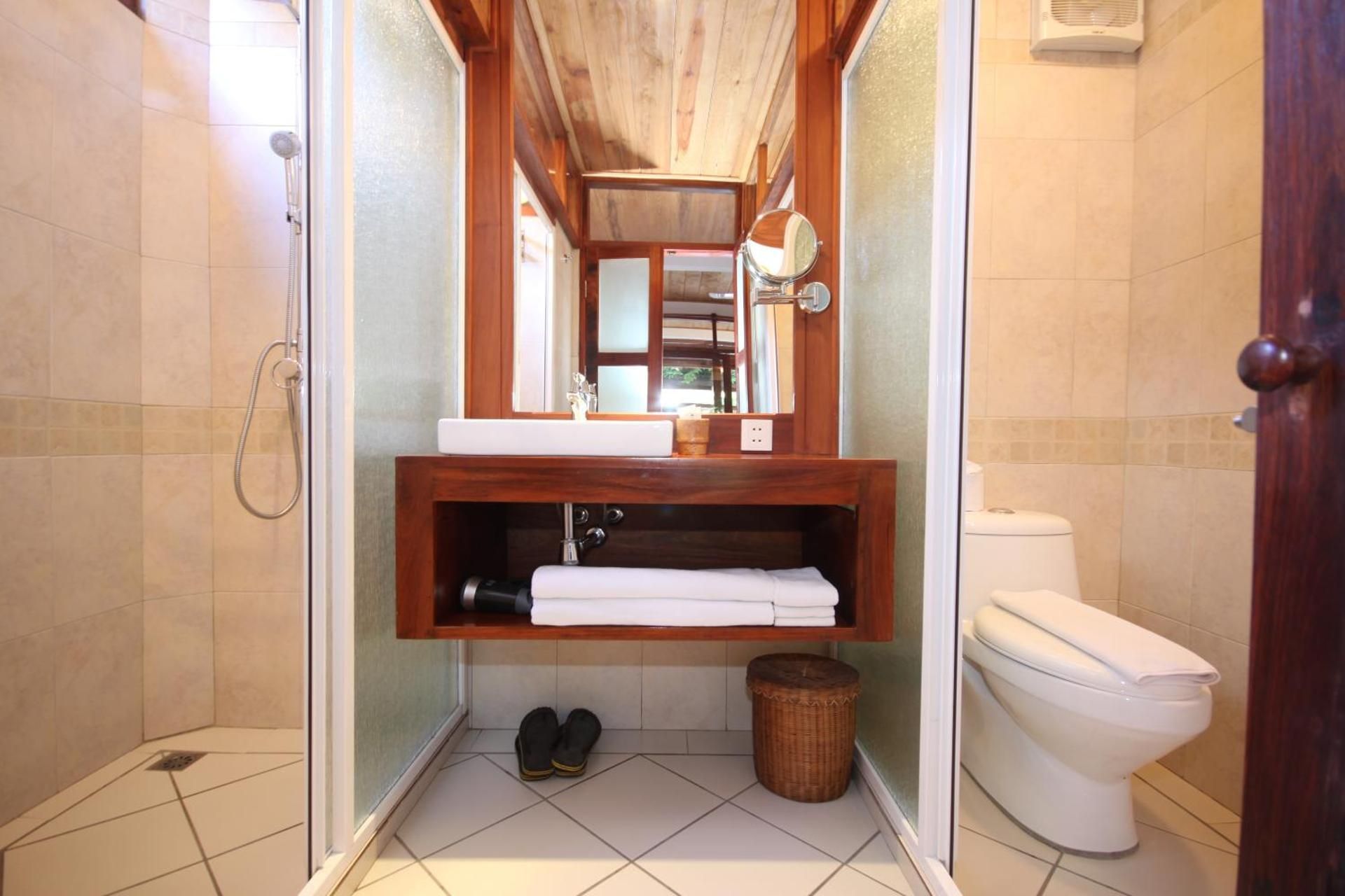 Studio Double or Twin Bed