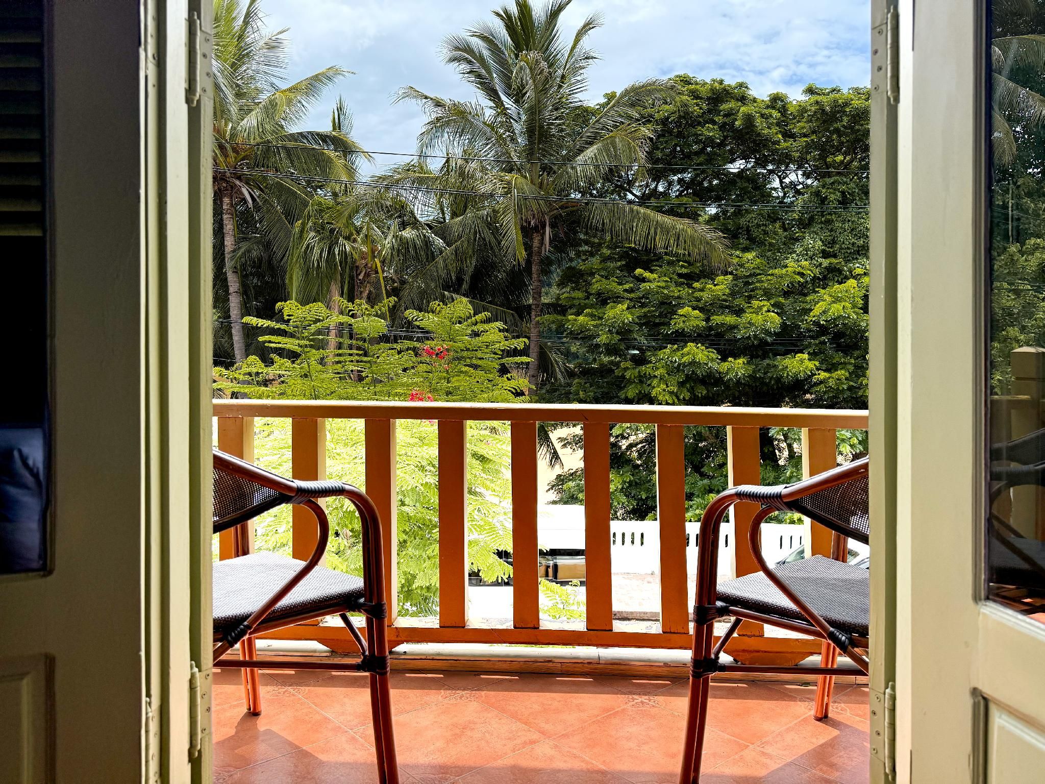 Deluxe River View King Room with Balcony