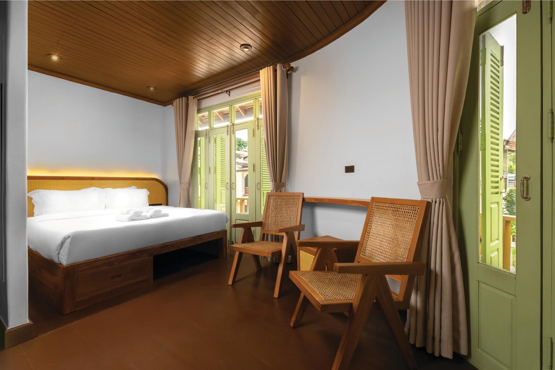 Superior River View King Room