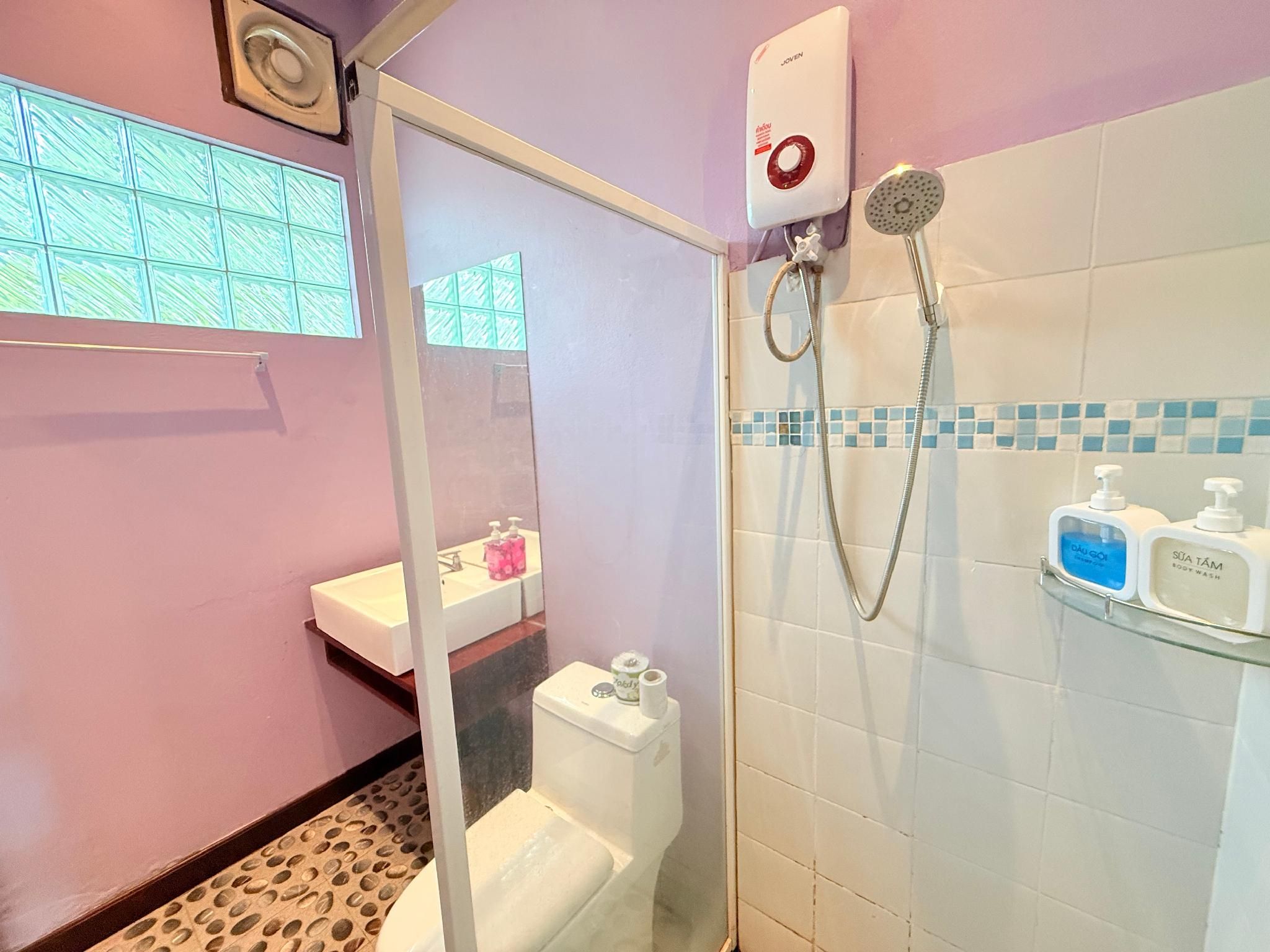 Luang Prabang Manichan Villa Twin Room with Shared Bathroom and Balcony 3