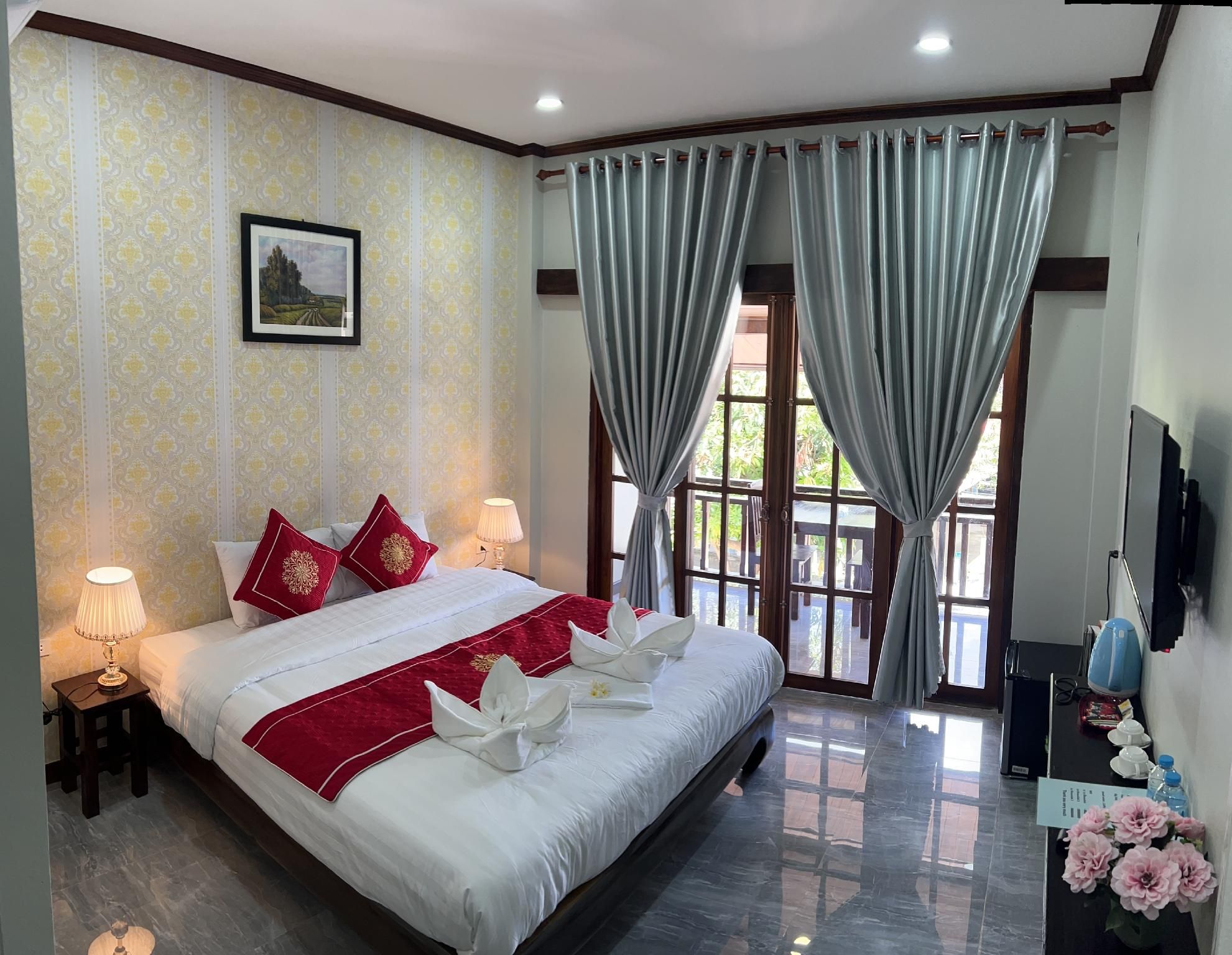 Le KhounSok Boutique Hotel Deluxe Double Room with Balcony