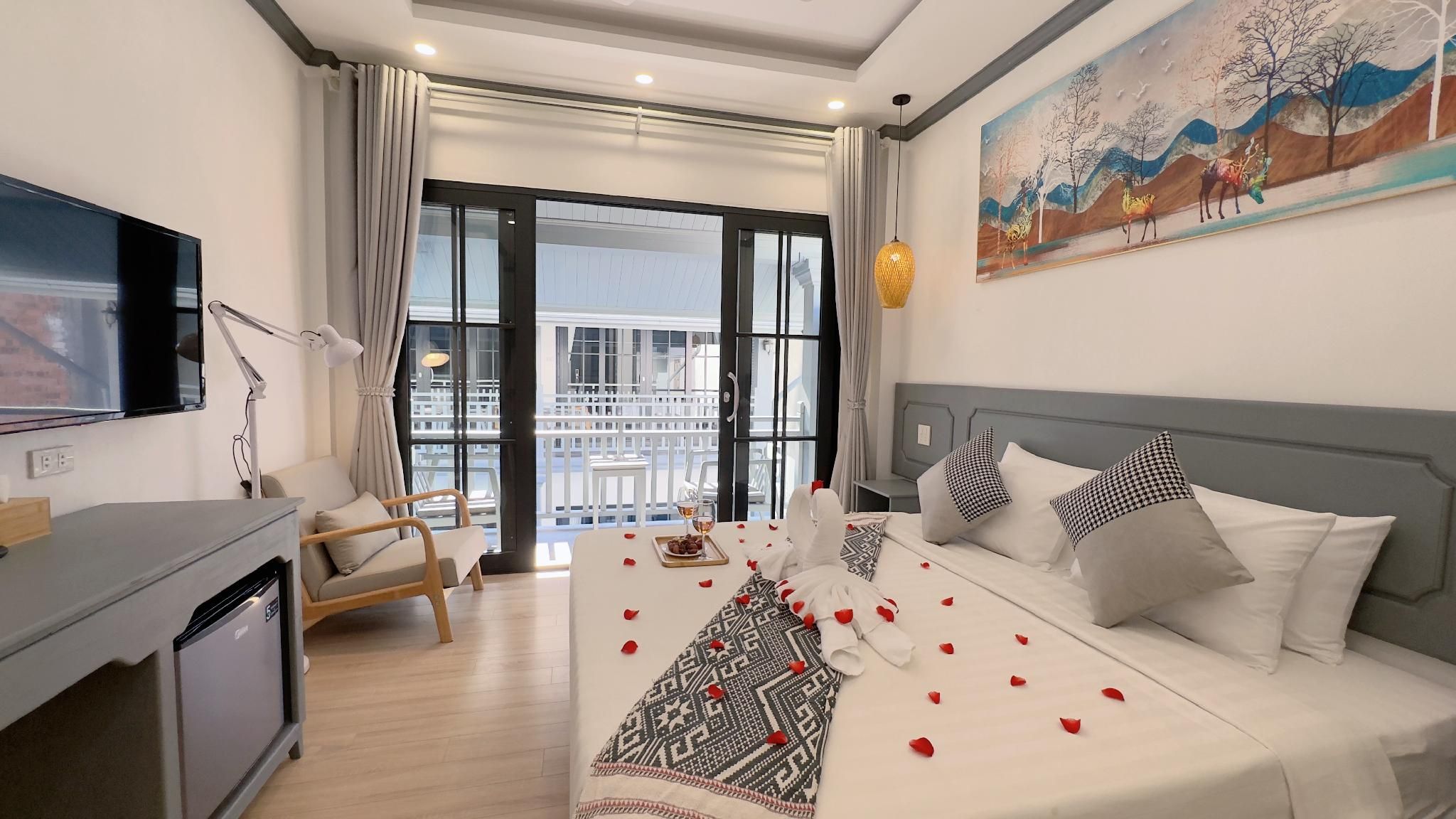 Double Room with Pool View