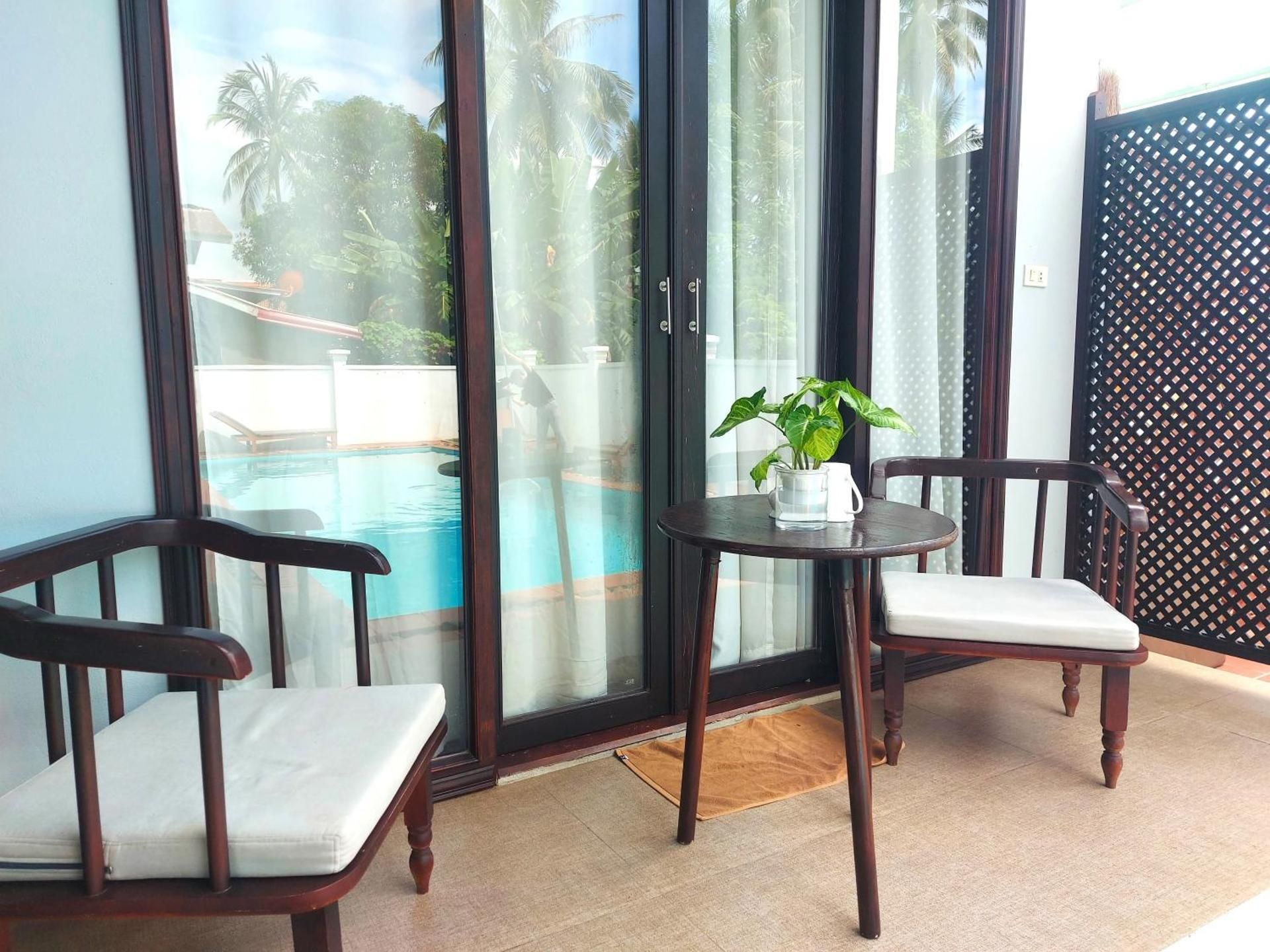 Triple Room with Pool View