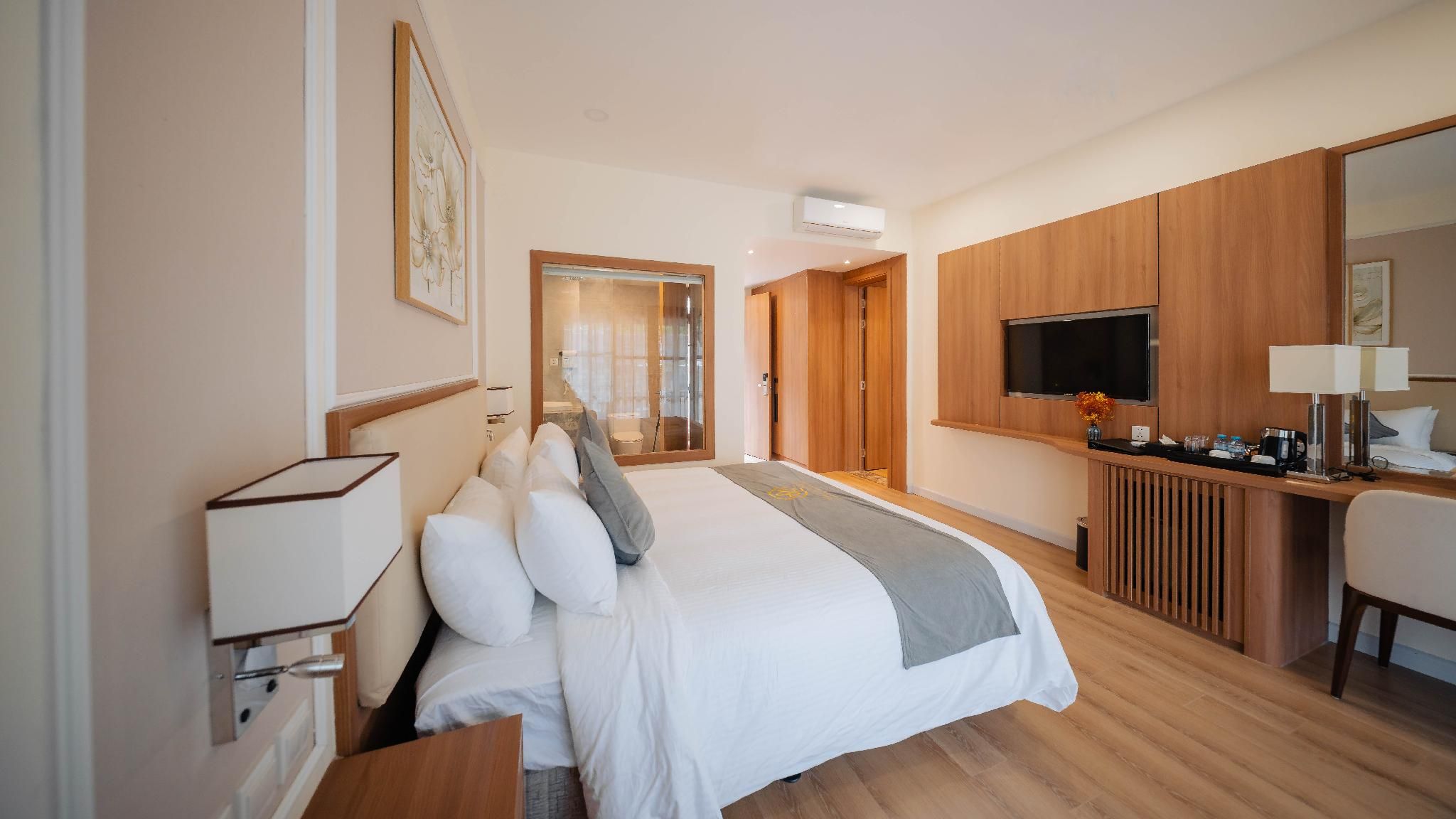 Bungalow with Garden View