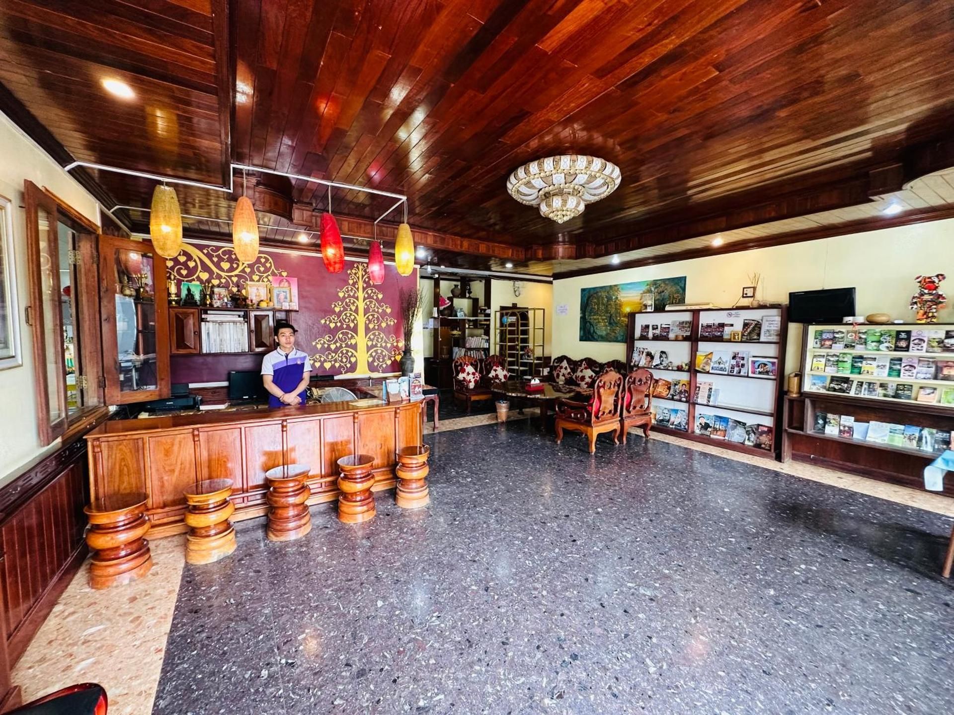 shared lounge/tv area