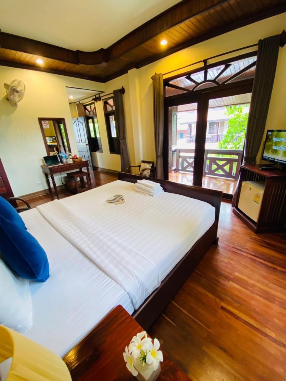 Junior Suite with Balcony
