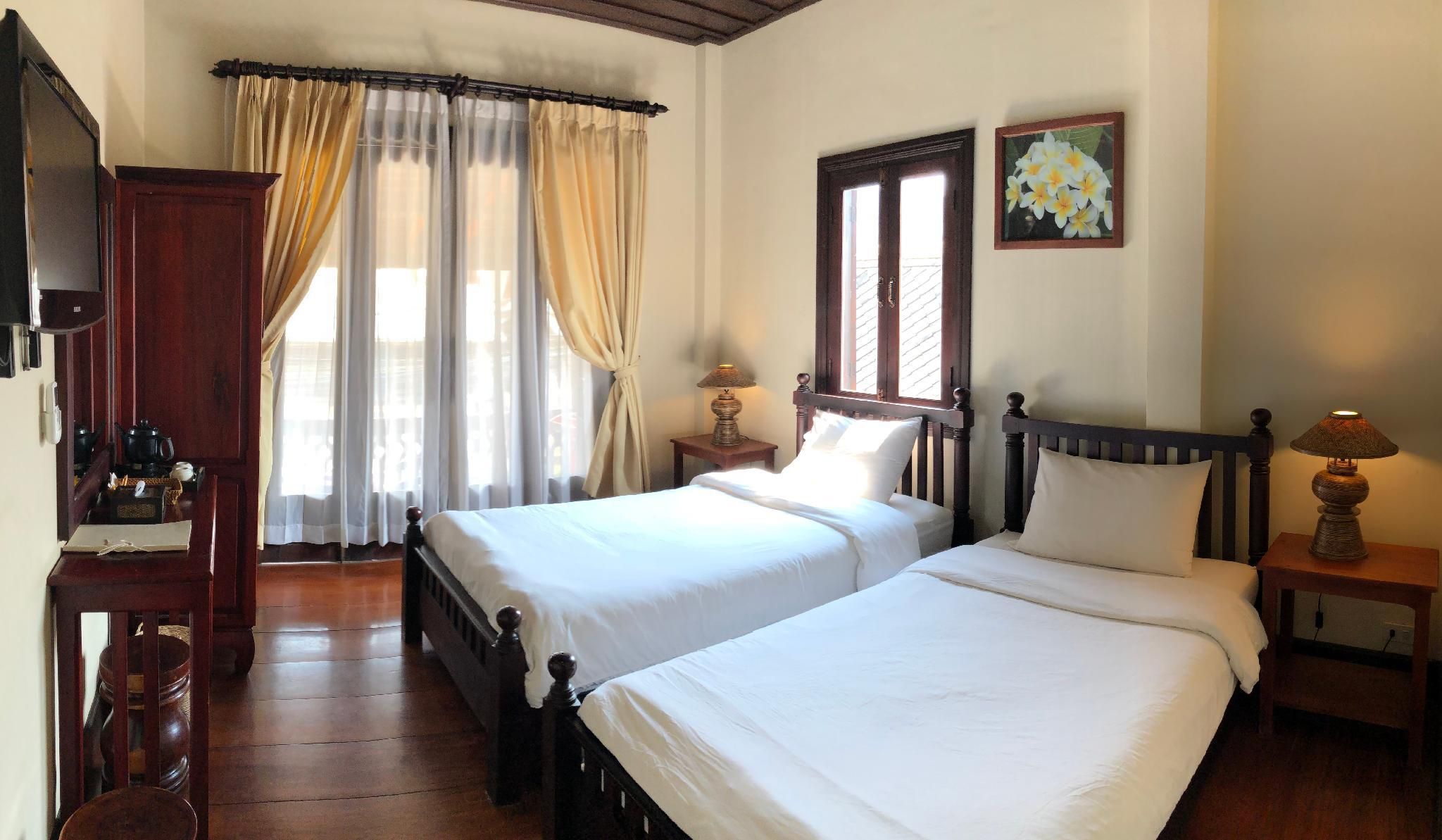 Sokdee Residence Deluxe with Balcony 2