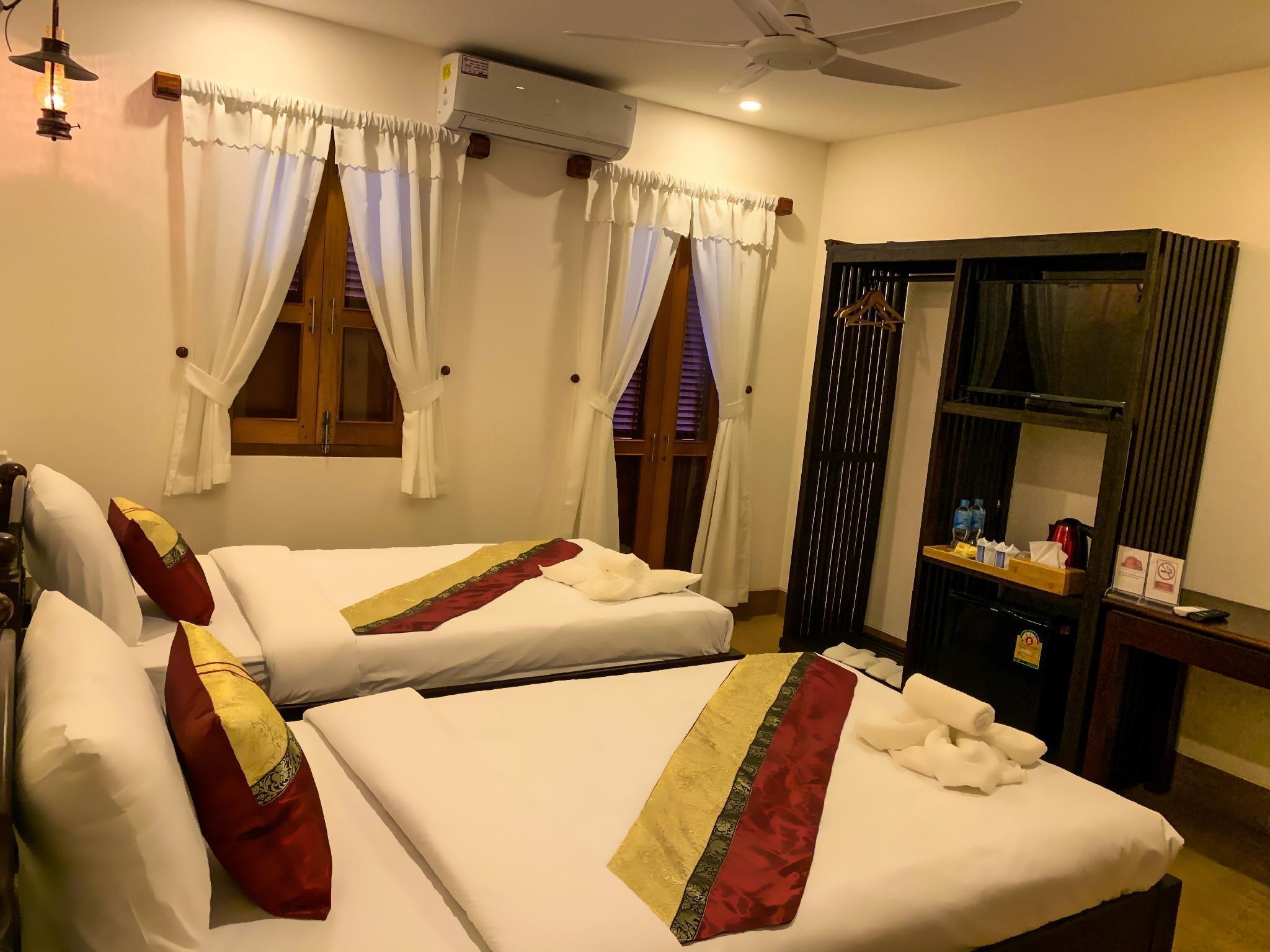 Riverside Guesthouse Luang Prabang Deluxe Twin Room with Balcony