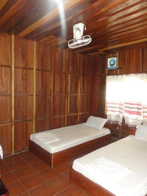 Zuela Guesthouse and Restaurant Double Room with Fan 2