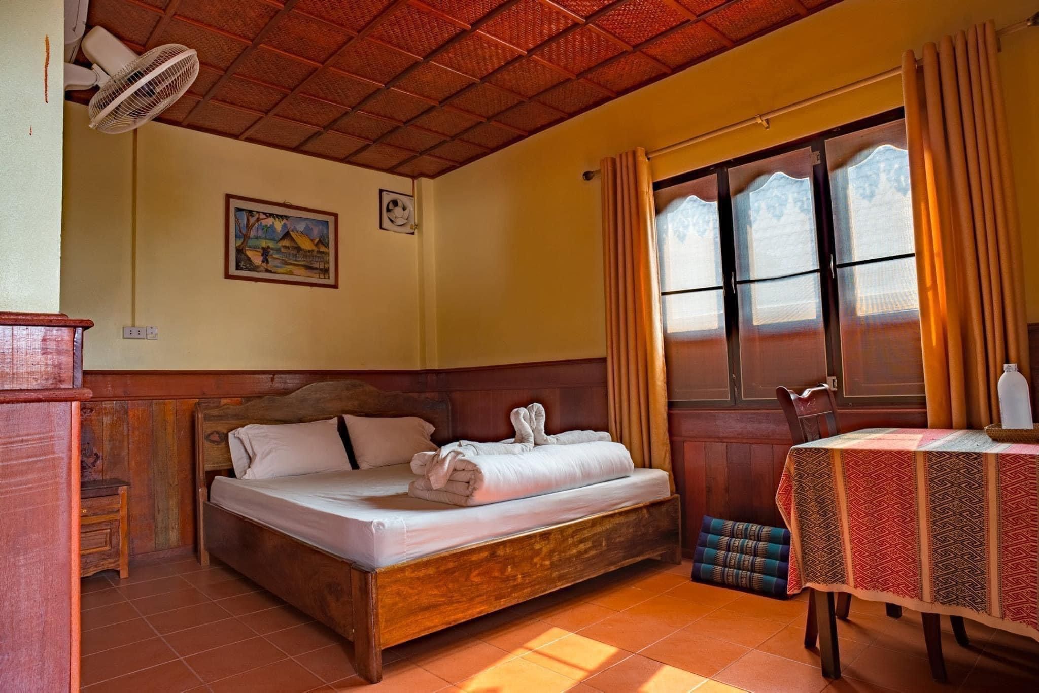 Zuela Guesthouse and Restaurant Double Room with Air Conditioning