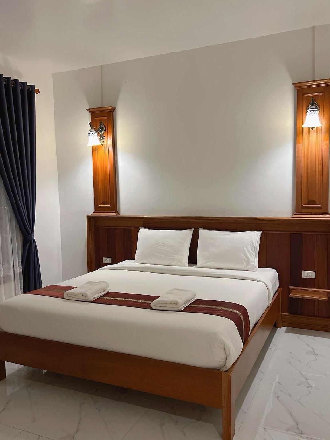 Udee Guesthouse Pakse Double Queen Non-Smoking 3