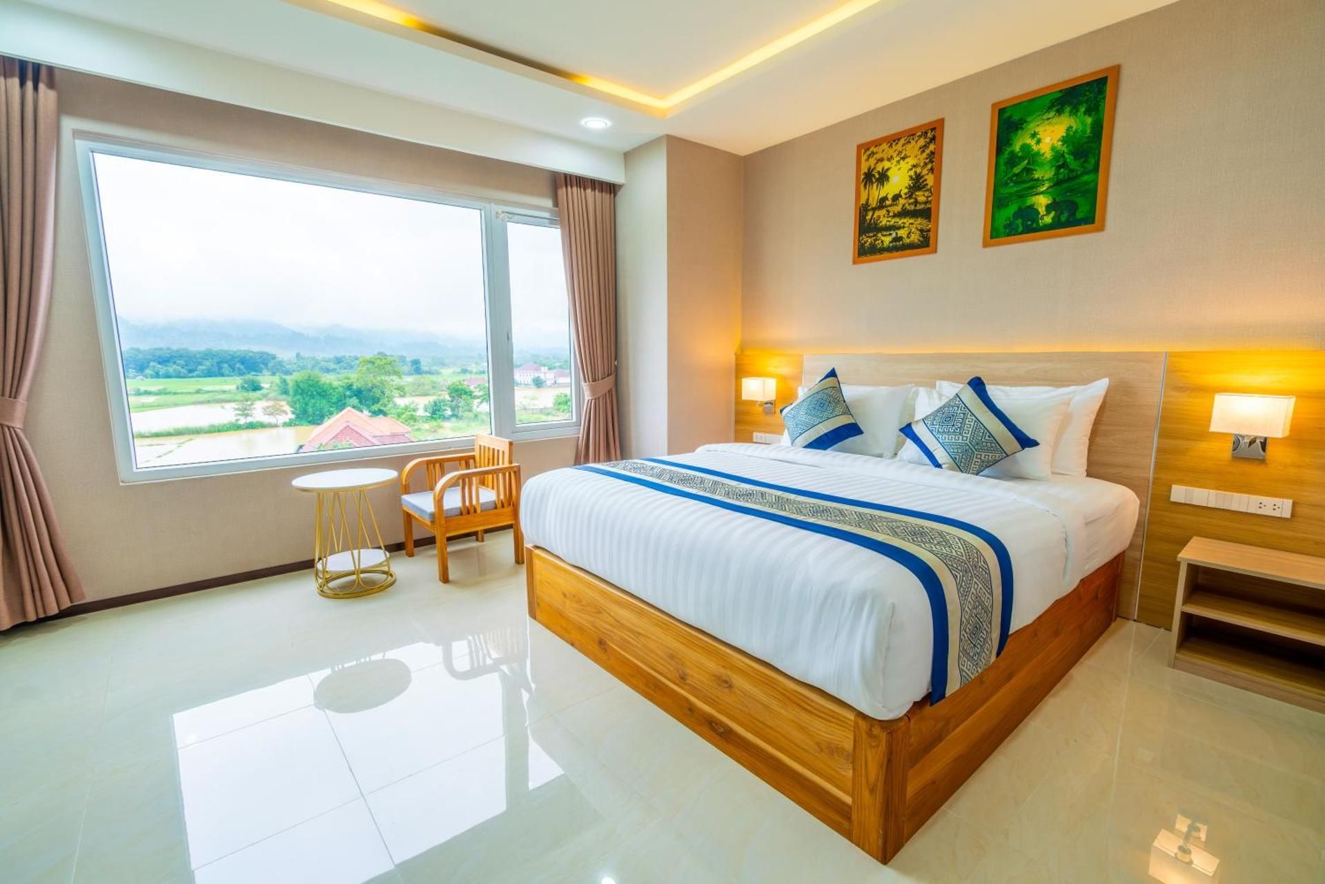 Deluxe King Room