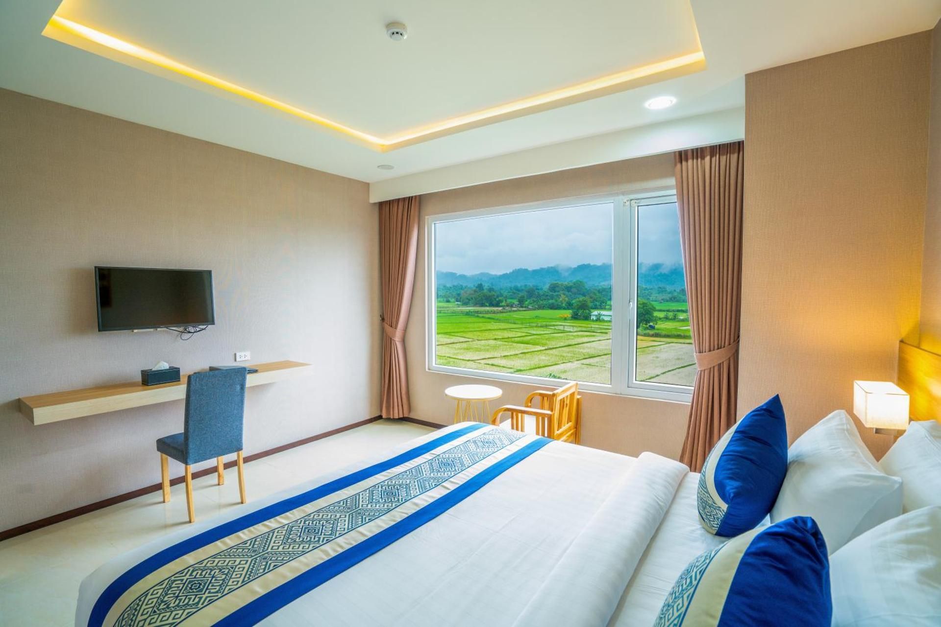Deluxe King Room